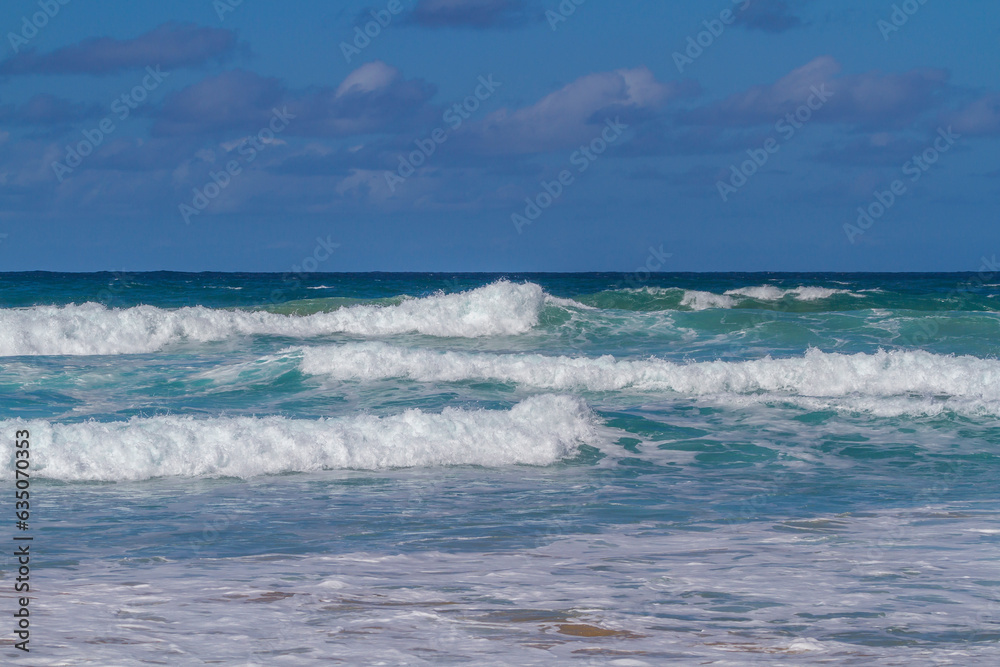 Wellen an der Playa de Cofete, Fuerteventura