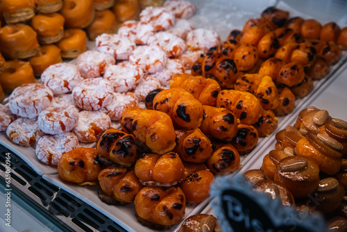 Tableau sur toile Showcase with assortment of traditional Portuguese conventual sweets in Braga