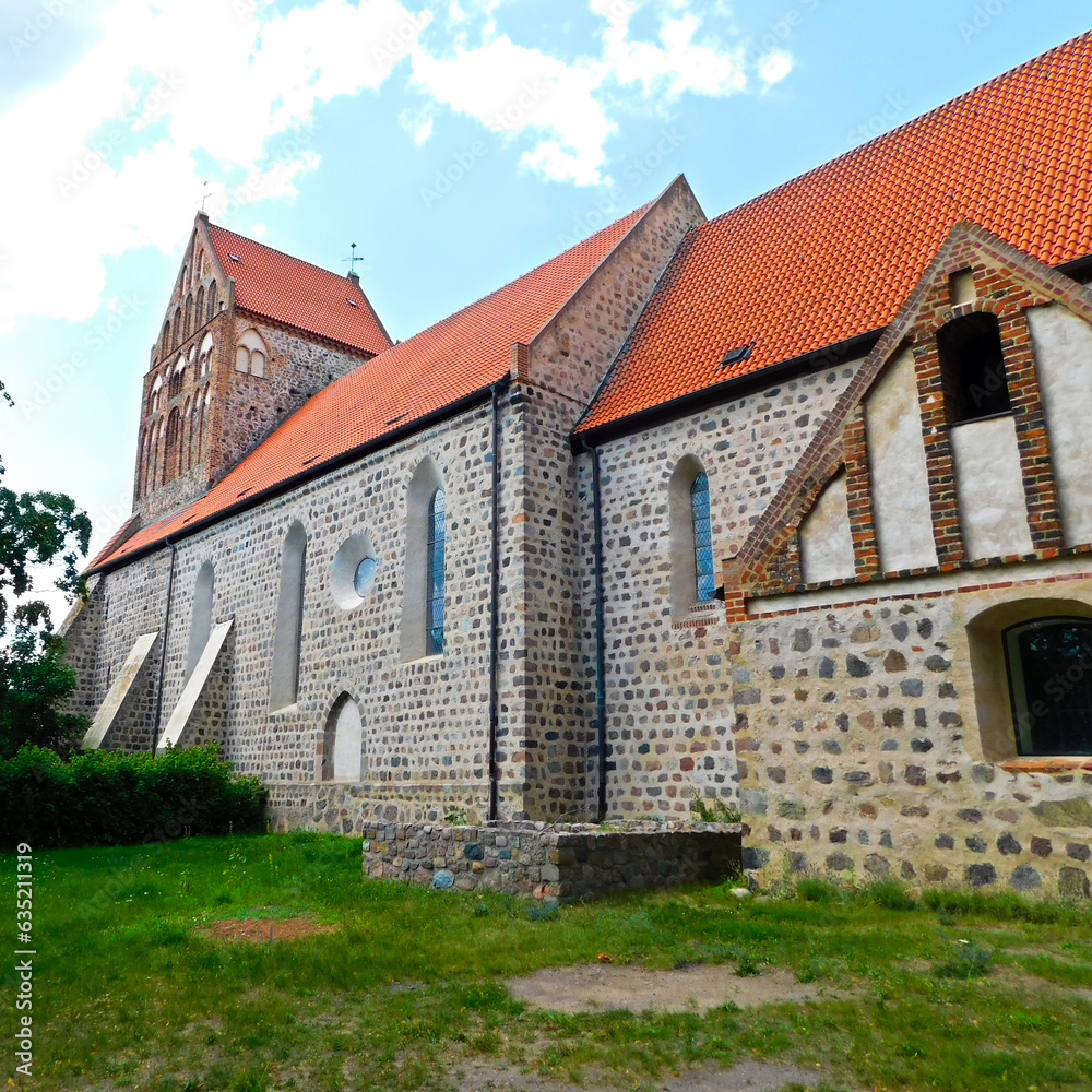 Blick auf die evangelischen Stadtkirche Sankt Johannes
