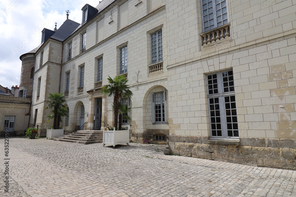 Ancien palais des archeveques, musée des beaux arts, vue de l'extérieur, ville de Tours, département d'Indre et Loire, France