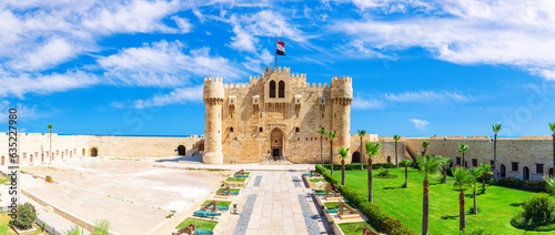 Obraz na płótnie Qaitbay Citadel, view from the main fort yard, Alexandria, Egypt w salonie