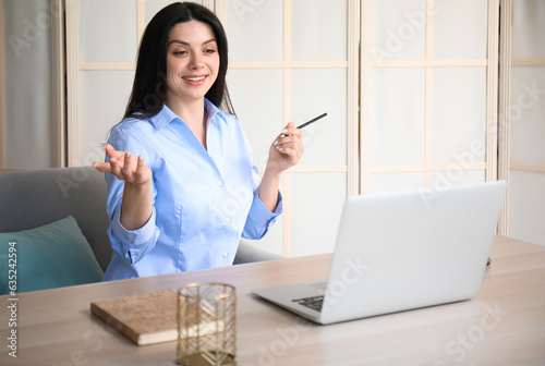 Beautiful woman having job ...