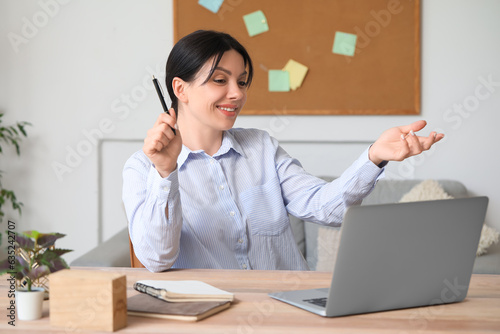 Beautiful woman having job ...