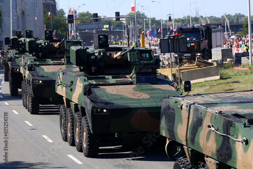 Parada wojskowa w święto wojska polskiego Warszawa 2023 r. Polska Armia. defilada.  photo