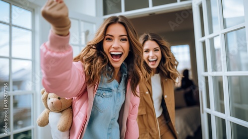 Happy young people moving i...