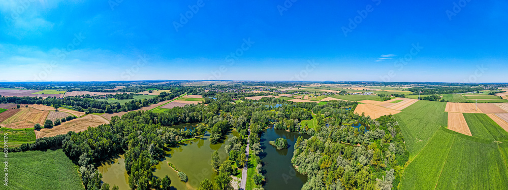Tereny zielone na Śląsku w Polsce, panorama z lotu ptaka. Kraina Górnej Odry.