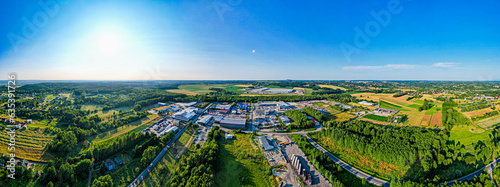 Obraz na płótnie Tereny przemysłowe na wsi w Polsce na Śląsku, panorama z lotu ptaka w salonie