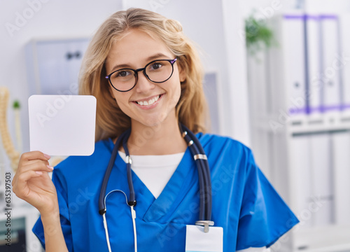 Junge Ärztin im Krankenhaus