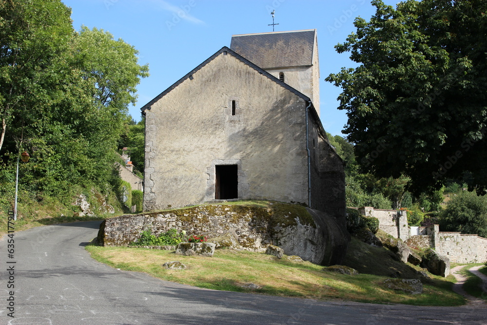 Église Saint-Roch dans le village d'Uchon