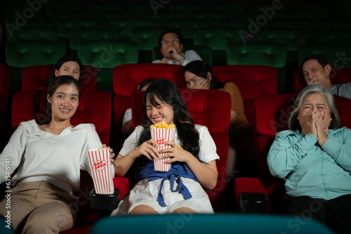 Photography When watching scary ghost movies in theaters, moviegoers appear terrified