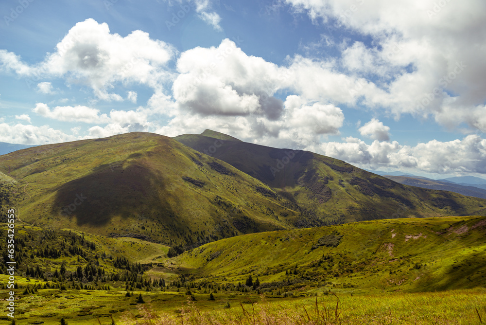 Obraz premium landscape with mountains and clouds