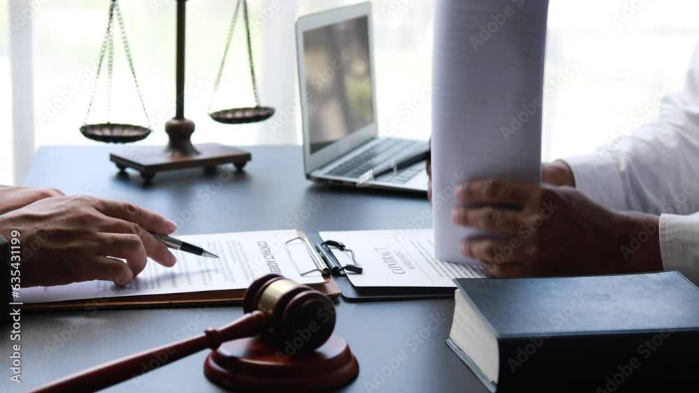 Attorneys or lawyers are advising clients in defamation cases, they are collecting evidence to bring charges against the parties for damages. The concept of defamation case counseling.