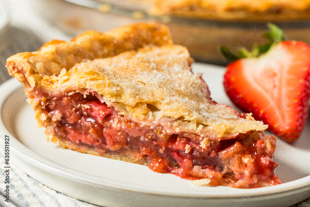Sweet Homemade Strawberry Rhubarb Pie Sweet Homemade Strawberry Rhubarb Pie