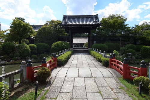  A scene of San-mon Entrance Gate to the precincts of Myoman-ji Temple in Kyoto City 京都市の妙満寺の入り口門である山門の風景 photo