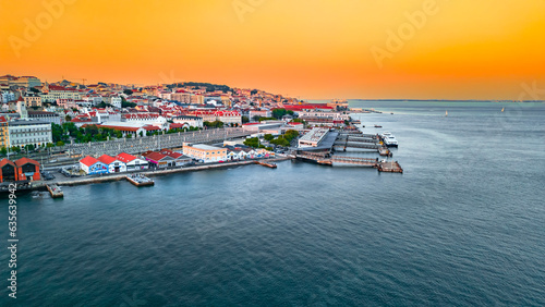 Cais do Sodré Margem Rio Tejo Lisboa Portugal Mercado da Ribeira das Naus Bares Restaurantes Beco Boteco da DRI Trapiche Pier Jardim Roque Gameiro Cais das Pombas Terrapleno de Santos Mar Oceano Sol photo