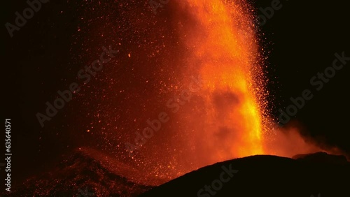 Etna in eruzione 14 agosto 2023 photo