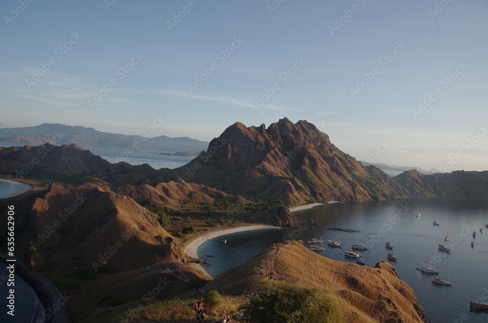 Fototapeta premium インドネシア ラブアン・バホ コモド島