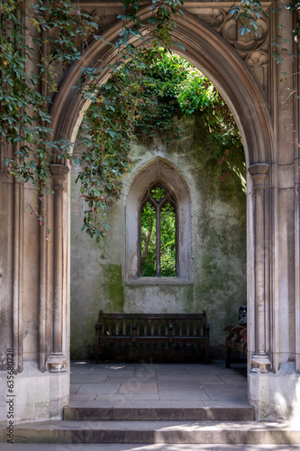 Fototapeta Naklejka Na Ścianę i Meble -  Old ruins of St Dunstan in the east church. London