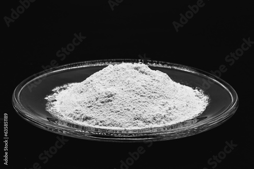 Powdered malt extract, food industry additive, acts as a flavoring and fermentation substrate in various products, such as beer. Rich in folic acid and iron