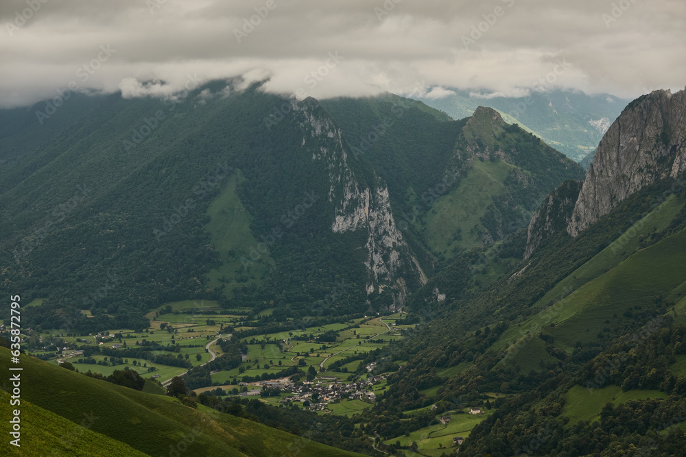 Fototapeta premium The Hourataté pass is a mountain pass in the Pyrénées-Atlantiques that connects the Aspe Valley, in historic Béarn, with Lourdios-Ichère