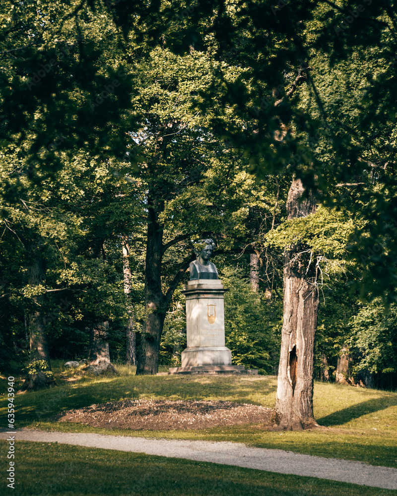 Fototapeta premium Stockholm statue in a park