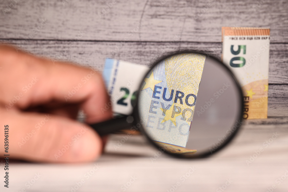 argent euro Dollar finances banque paiement loupe enquete - obrazy, fototapety, plakaty 