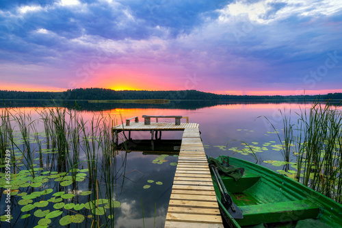 Fototapeta Naklejka Na Ścianę i Meble -  Beautiful summer sunset over the lake