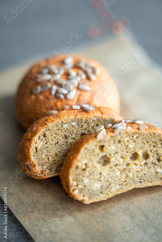 Foto Vegan Lentil Bread Gluten Free Ezekiel or Bible. Ready to Eat.