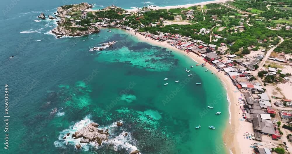 Bahía San Agustín Huatulco México. vista de dron reveal de Dron. Video 4k. Concepto turismo y viajes