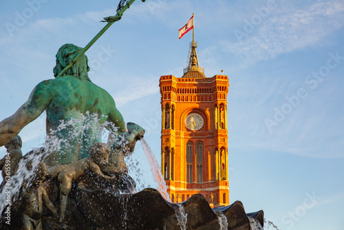 Photography Rotes Rathaus Berlin bei Sonnenuntergang mit Neptunbrunnen