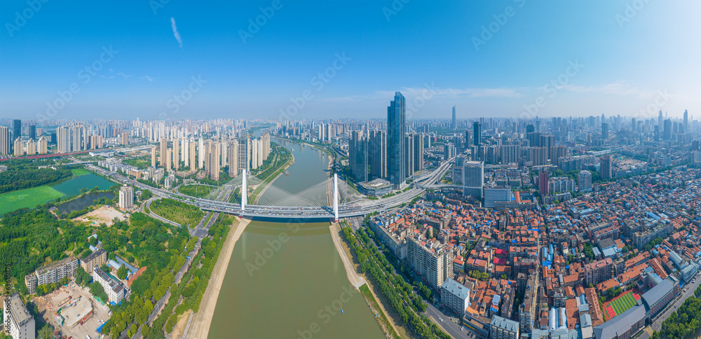 Wuhan Yuehu Han River Bridge scenery