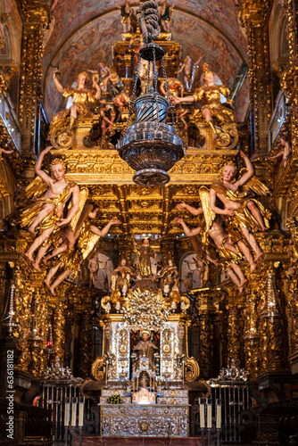Leinwand Poster Vertical view of the botafumeiro of the cathedral of Santiago, on its precious altar with gold rivets