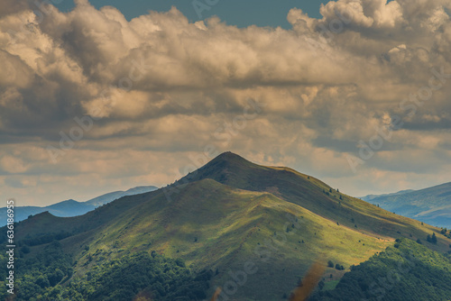 Fototapeta Naklejka Na Ścianę i Meble -  clouds over the Bieszczady mountains