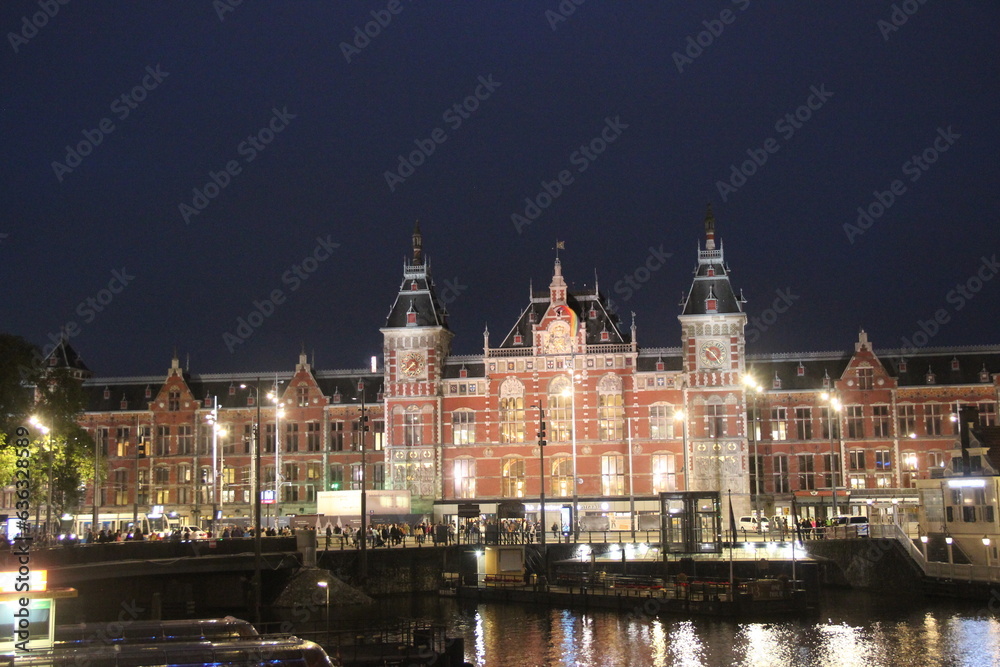 Amsterdam Centraal by night
