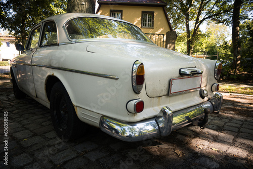 Stary samochód © Blaszko