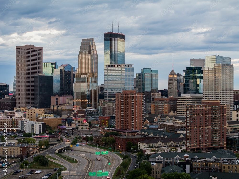 Naklejka premium Aerial view of the beautiful modern buildings of Minneapolis, USA