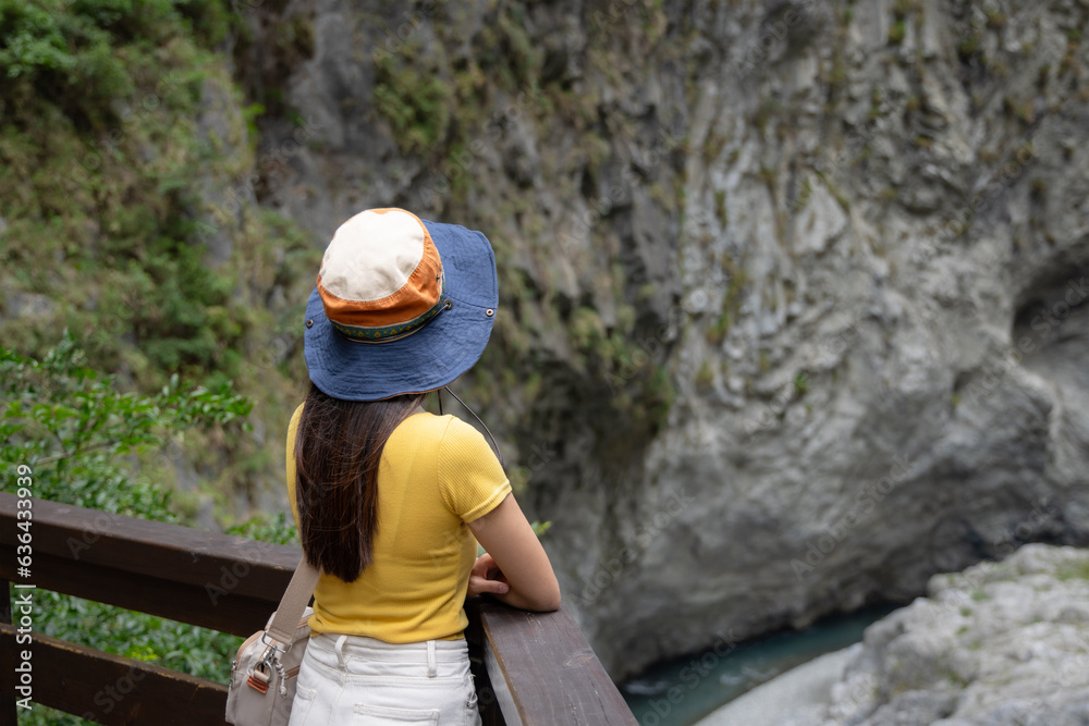 Naklejka premium Tourist woman go hiking in Taroko national park in Hualien of Taiwan