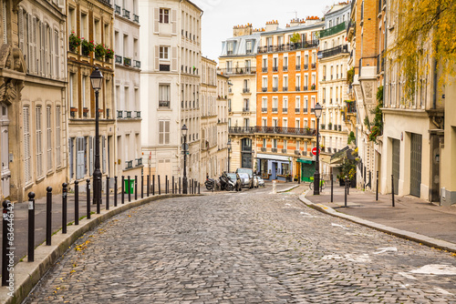 Fototapeta Naklejka Na Ścianę i Meble -  Historic street in Paris on Montmartre