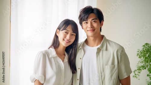 家にいるアジア人カップル・夫婦・恋人・パートナー・結婚