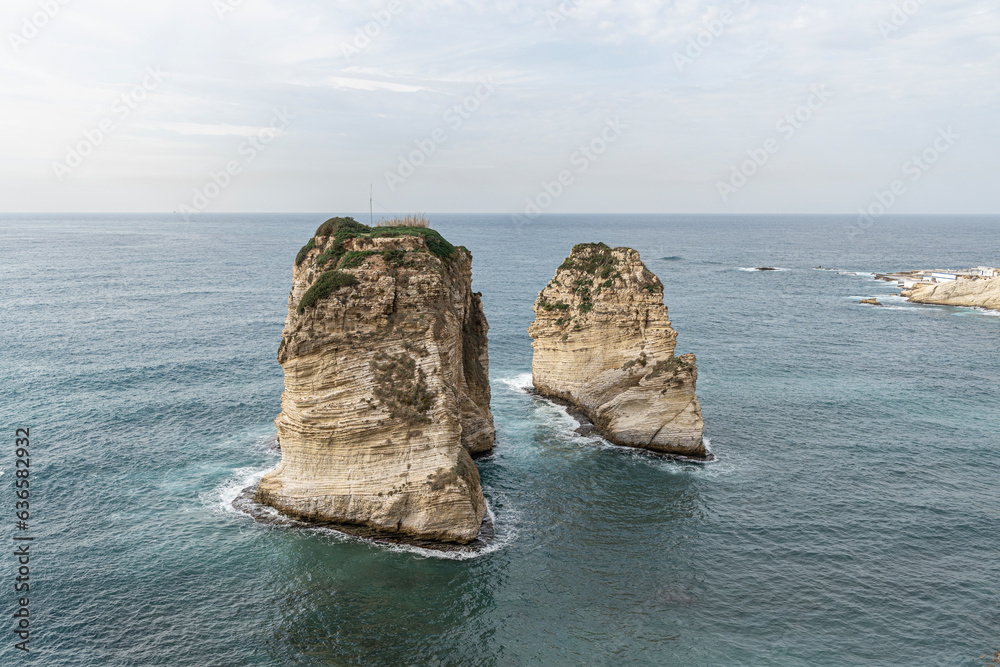 Naklejka premium Raouche Rocks (Pigeon Rock), Beirut, Lebanon