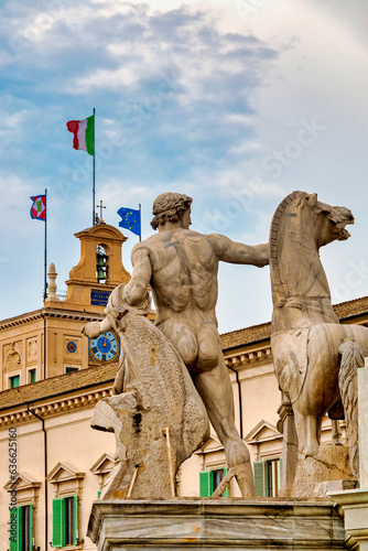 Fontana dei Dioscuri and the Palazzo del Quirinale photo