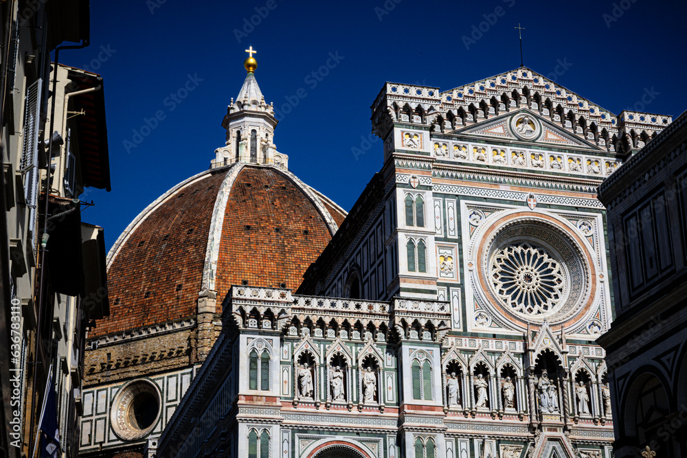 Sommerlicher Städtetrip in Florenz (Toscana, Italien) mit der weltberühmten Wahrzeichen, der Kathedrale von Florenz