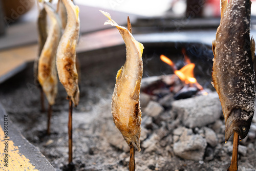 炭火で焼く鮎　塩焼き photo