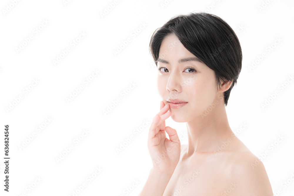 若い女性の美容イメージ 顔のアップ 艶肌ライティング