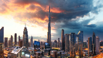 Crédence de cuisine Burj Khalifa Skyline de Dubaï au soleil couchant  © TTstudio