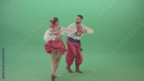 Folk dance Polka in Ukraine national dacing couple isolated on Green Screen - 4K Video Footage (ID: 636854552)