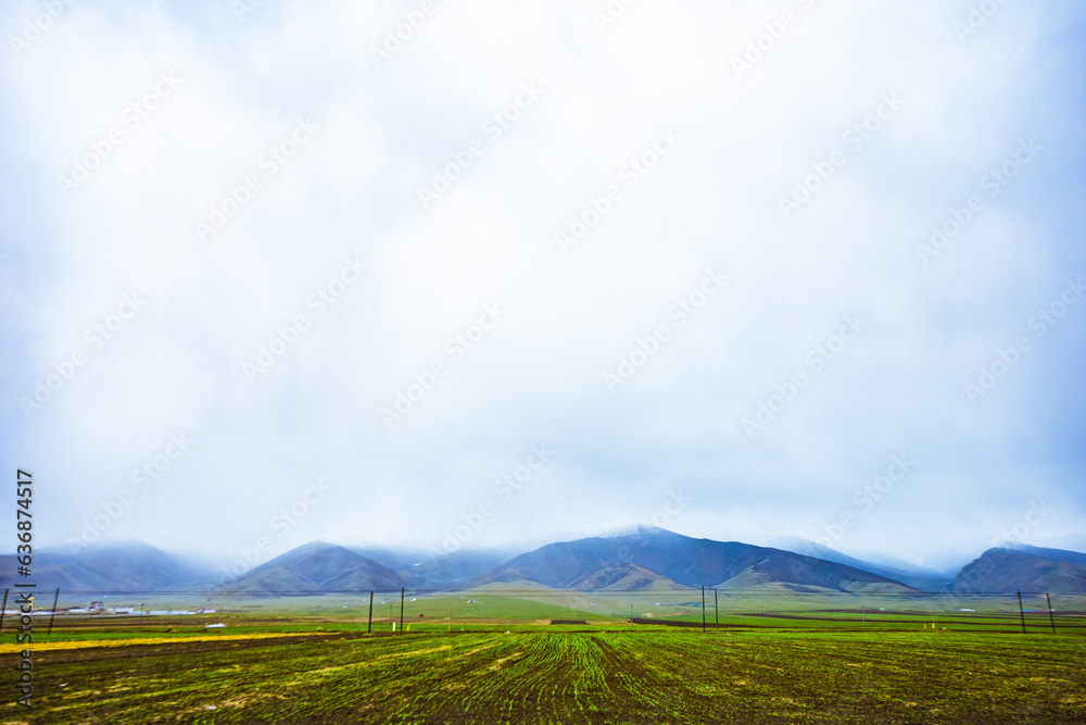 Hainan Tibetan Autonomous Prefecture, Qinghai Province-Scenery along the road