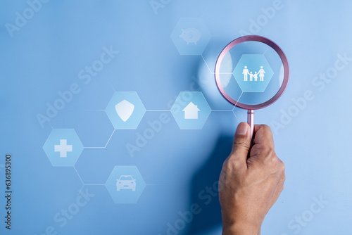 Papier peint navigating, retirement, magnifier, searching, insurance, protection, assurance, family, health, saving