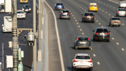 artificial intelligence regulates traffic on the highway