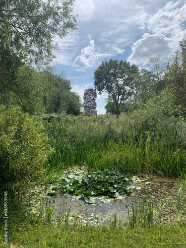 Tour aux figures dans le parc de l'île Saint-Germain à Issy-Les-Moulineaux